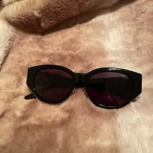 Dezi | Charge It Sunglasses